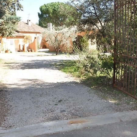 Bed and Breakfast Mas Des Oliviers Saint-Marc-Jaumegarde Exterior foto